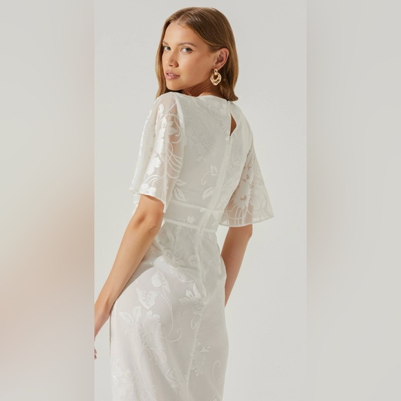 ASTR the Label Jasmine Floral midi dress - Picture 3 of 9